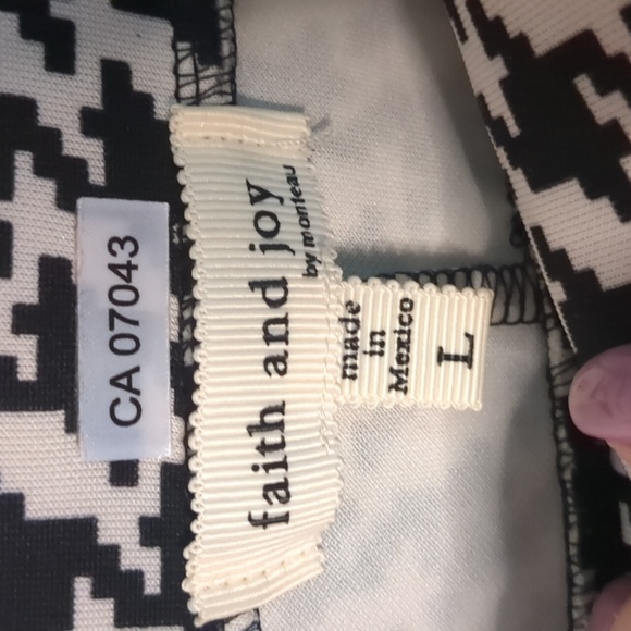 FAITH and JOY* ladies circle skirt houndstooth print w/sheer insert near hem - Picture 3 of 3